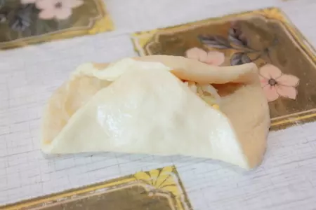 Пирожки с капустой и яйцом: шаг 8