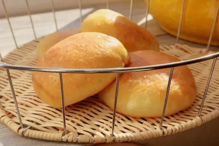 Пирожки с капустой и яйцом: шаг 13
