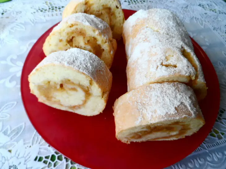 Бисквитный рулет с яблоками.с яблочным спасом!: шаг 7