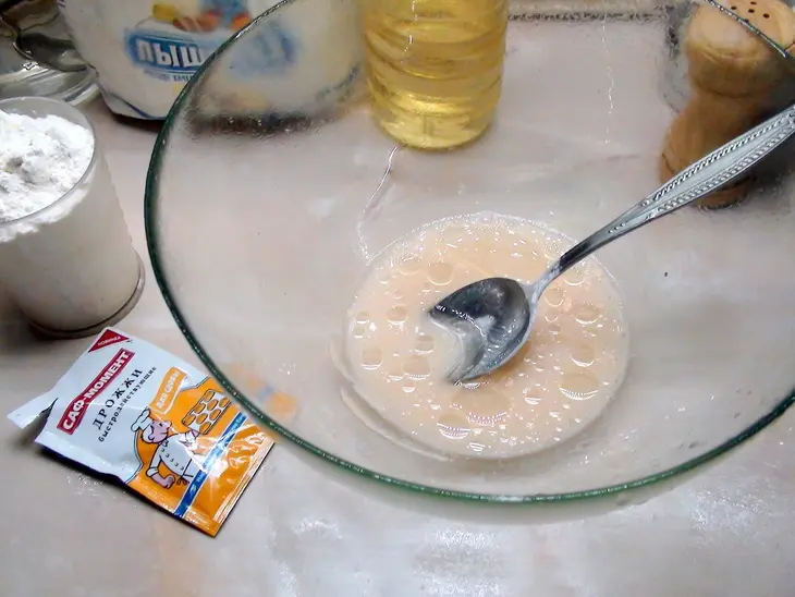Сладкие пышки с орехами в карамели. korean sweet pancakes (hoddeok): шаг 1