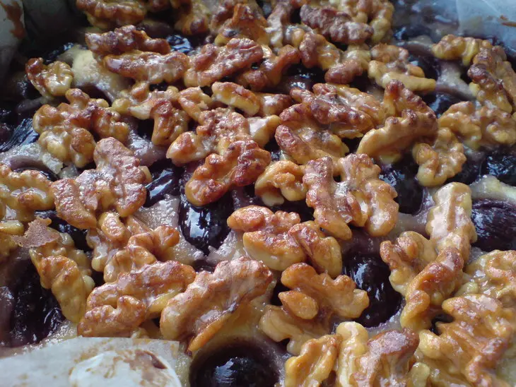 Пирог с виноградом и орехами: шаг 5