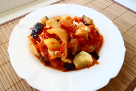 Салат на зиму из кабачков и баклажан в мультиварке: шаг 8