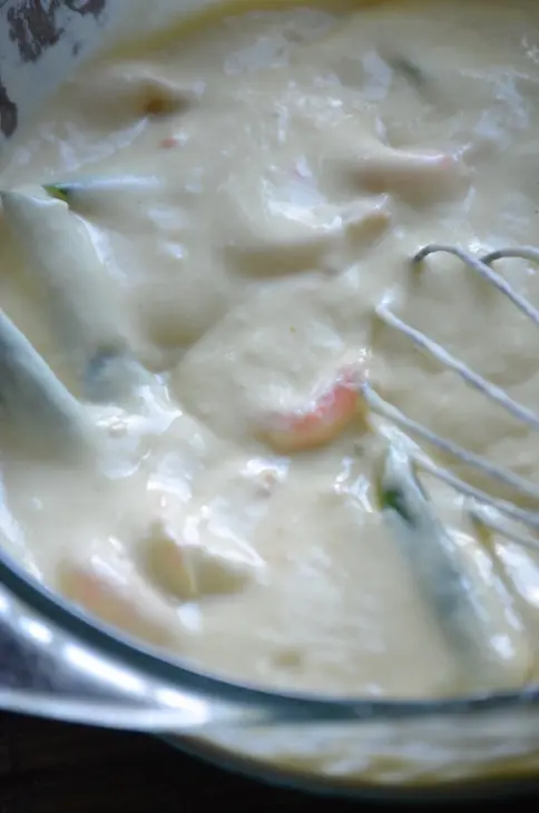 Блинчик с луком и креветками: шаг 5