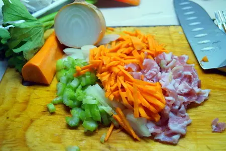 Ттокпокки. рисовые брусочки с мясом, овощами и грибами.: шаг 2