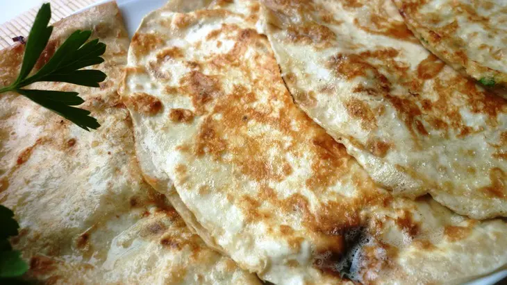 Лепешка с сырной начинкой: шаг 8