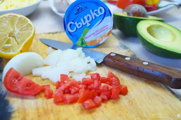 Кесадилья. горячая пшеничная лепёшка с курятиной и сыром.: шаг 4