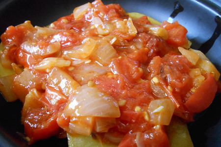 Запеканка из картофеля с кабачками и помидорами в горшочках: шаг 5
