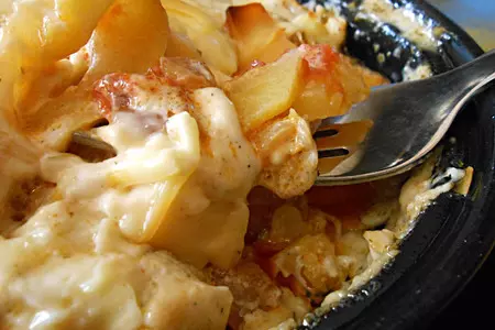 Запеканка из картофеля с кабачками и помидорами в горшочках: шаг 9