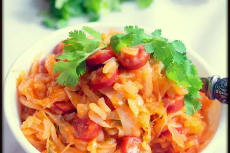 Капуста, тушенная с охотничьими колбасками и рисом.: шаг 8