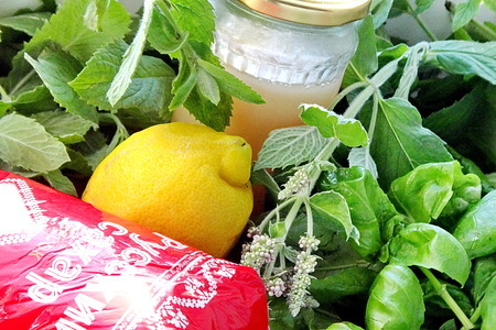 Мятный джем с базиликом и лимоном: шаг 1