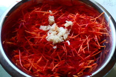 Свекольно-морковный салат(как бы по-корейски): шаг 1