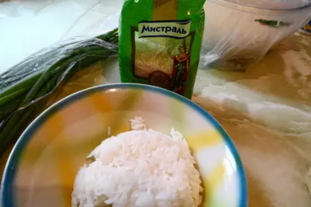 Пирожки с рисом,луком и яйцами(ещё одно удачное тесто,которое подходит в холодильнике): шаг 3