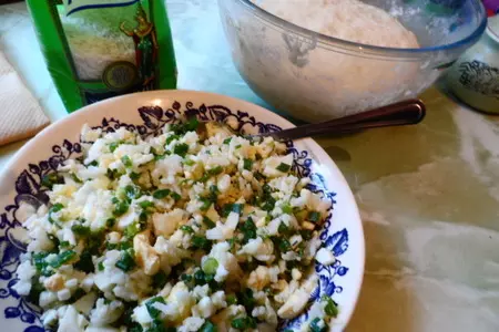 Пирожки с рисом,луком и яйцами(ещё одно удачное тесто,которое подходит в холодильнике): шаг 4
