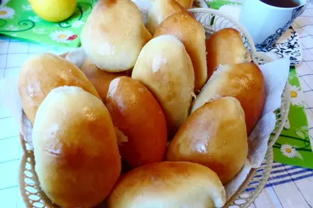 Пирожки с рисом,луком и яйцами(ещё одно удачное тесто,которое подходит в холодильнике): шаг 7