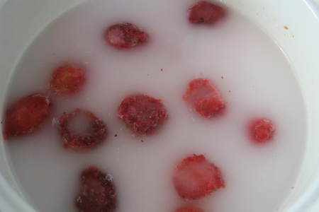 Рисовый напиток с клубникой "розовый жасмин": шаг 6