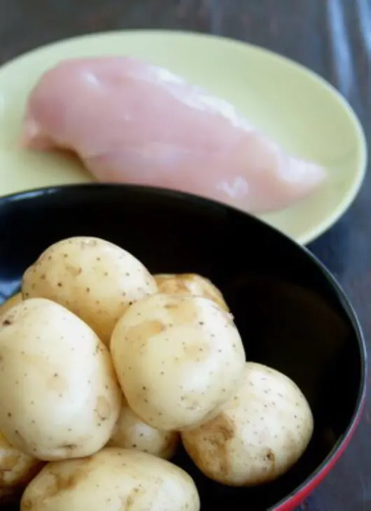 Картофельные крокеты, фаршированные курицей: шаг 1