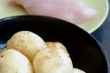 Картофельные крокеты, фаршированные курицей: шаг 1