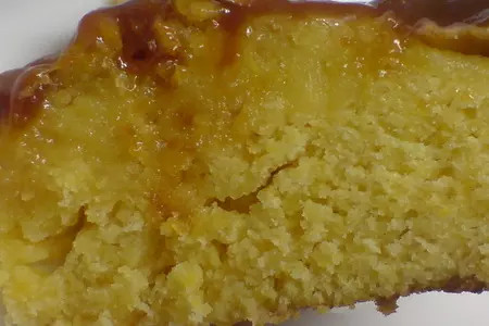 Пирог яблочный с курагой и карамелью: шаг 8