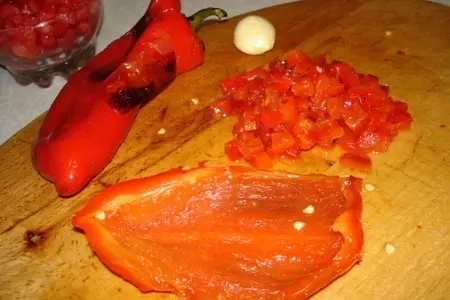 Рисовый салат с морепродуктами и печеным перцем " венецианский маскарад": шаг 4
