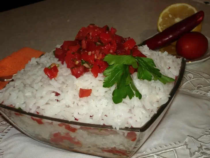 Рисовый салат с морепродуктами и печеным перцем " венецианский маскарад": шаг 9