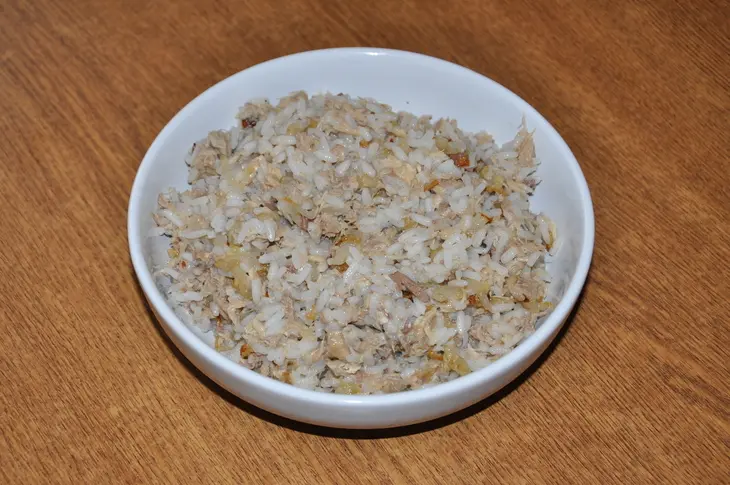 Пирожки "рыбки" с рисом и рыбой: шаг 2