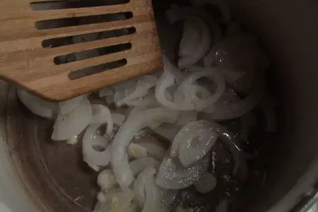 Соус луковый к мясу: шаг 1