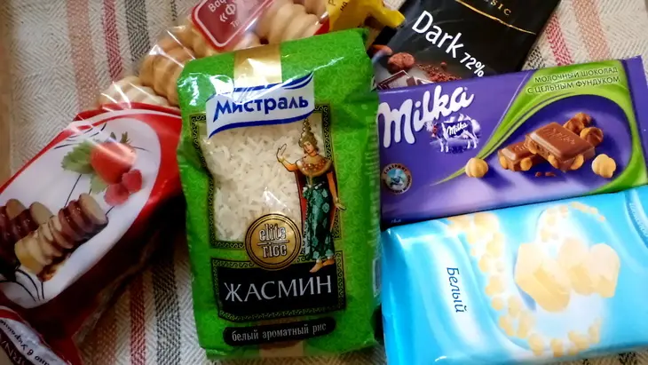 Трубочки вафельные "жасмин и три шоколада" с орешками: шаг 1