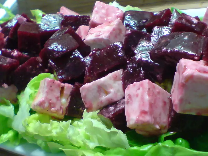Салат из печёной свёклы с брынзой: шаг 4