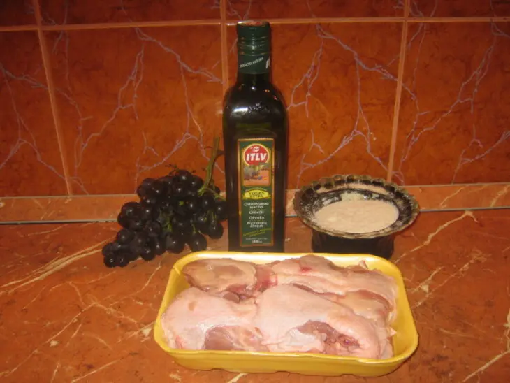 Курица с виноградом (мультиварка): шаг 1