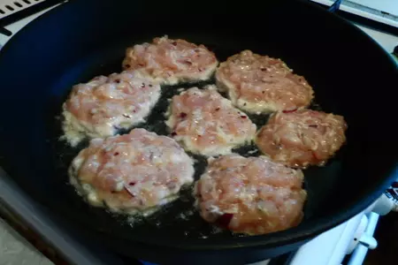 Рубленые котлеты из курицы.: шаг 2