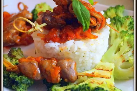 Рис с кисло сладкой подливой, шашлычками из куриных сердечек и брокколи-гриль.: шаг 6