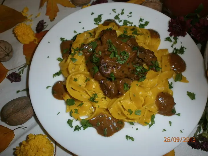 Тыквенная лапша с говядиной и грибами, тыквенные вафли, тыквенный смузи бонусом (дуэль): шаг 8