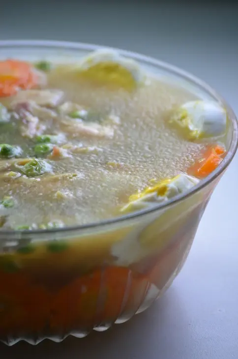 Заливное из курицы с горошком  (дуэль,прошлое: варим): шаг 9