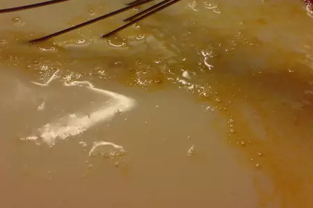 Блинчики сливочные с черешнями и маковым кремом из йогурта //улёт/: шаг 3