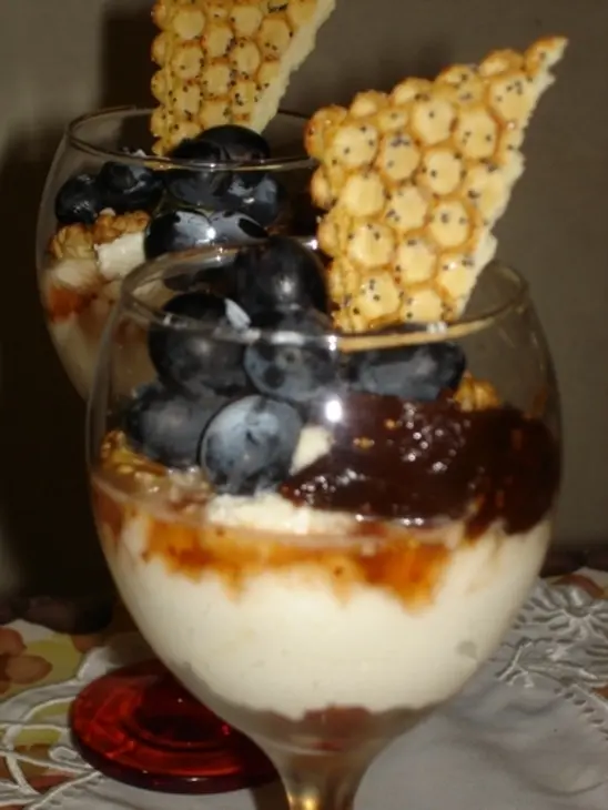Мусс с медом грецкими орехами и виноградом.: шаг 5