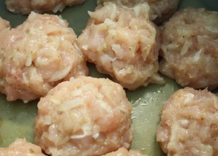 Куриные шарики в сливочном соусе (дуэль- прошлое.): шаг 2