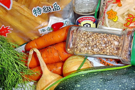 Пассерованные овощи в корейском стиле с рисовой лапшой (дуэль. прошлое: пассеруем): шаг 1