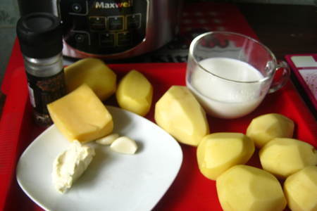 Картофель, запеченный  в сливках с сыром и чесноком: шаг 2