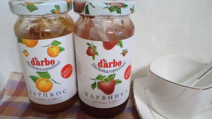 Мороженое "банан- лакомка" с низкокалорийным конфитюром с ореховой посыпкой!: шаг 1