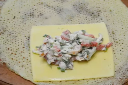 Блины с бальзамическим соусом.: шаг 4