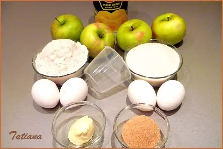 Шарлотка яблочная с карамелизированными ананасами в мультиварке(тест-драйв): шаг 1