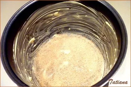Шарлотка яблочная с карамелизированными ананасами в мультиварке(тест-драйв): шаг 3