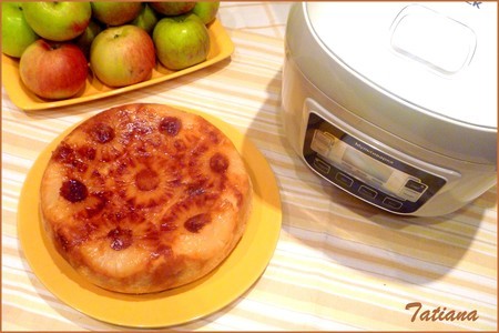 Шарлотка яблочная с карамелизированными ананасами в мультиварке(тест-драйв): шаг 8