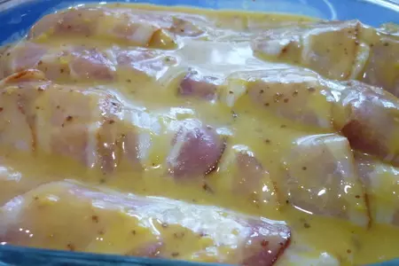 Куриные грудки в беконе,запеченые под пикантным соусом: шаг 3