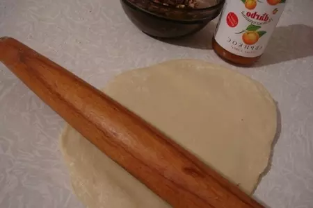 Равиоли с шоколадом, абрикосовым конфитюром и грецкими орехами.: шаг 4