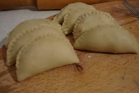 Равиоли с шоколадом, абрикосовым конфитюром и грецкими орехами.: шаг 6