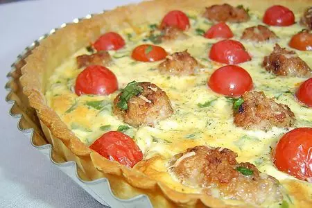 Киш с помидорами черри и мясными шариками: шаг 9