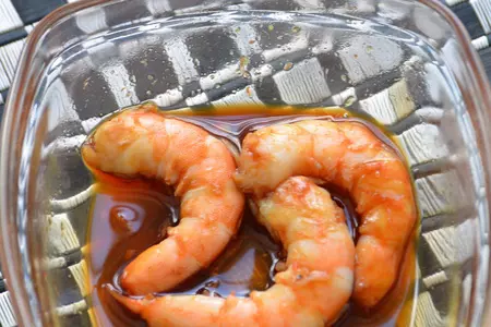 Жареные креветки в рисовой лапше: шаг 1