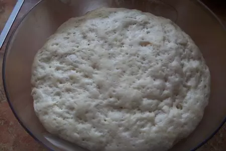 Фокачча c грушей,копченостями и брынзой: шаг 2
