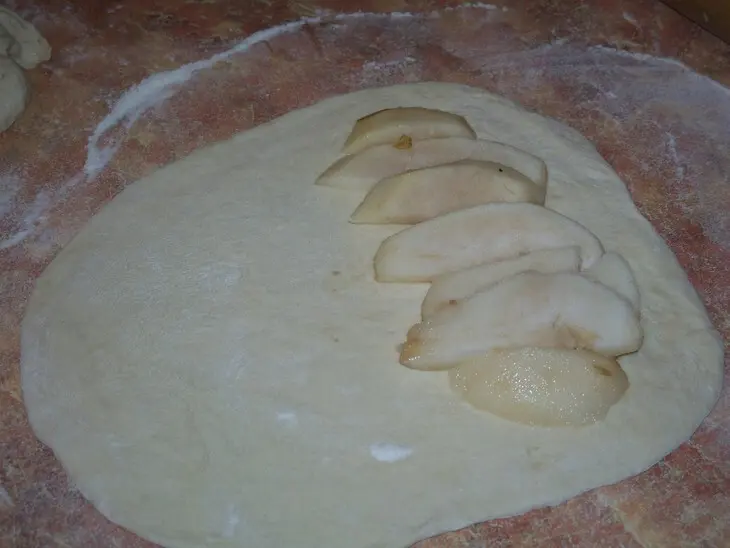 Фокачча c грушей,копченостями и брынзой: шаг 5